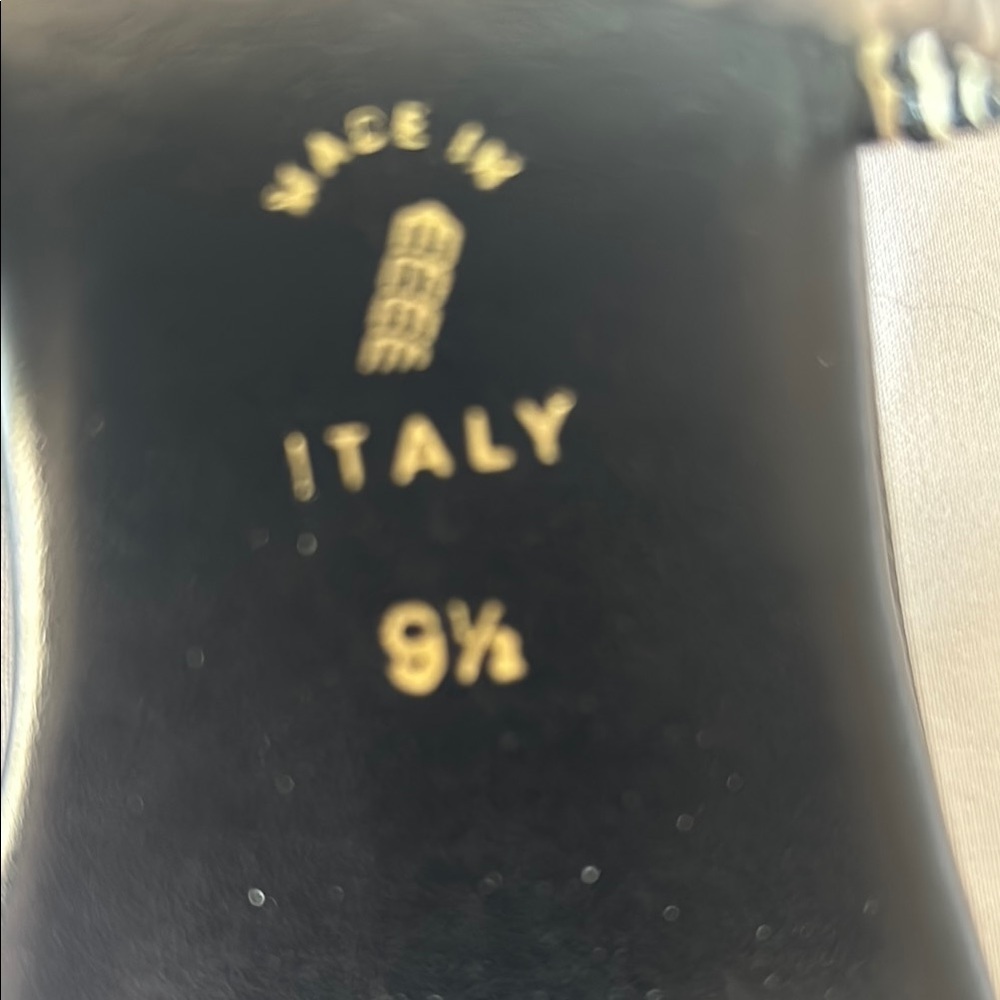 Italian Shoemakers Black and White Sandals - Picture 2 of 4